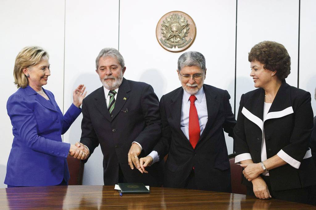 HILLARY-AMORIM-LULA-DILMA35.jpg VOZ ATIVA - Com Lula e Dilma, na recepção a Hillary Clinton, em 2010: chanceler nos dois primeiros mandatos