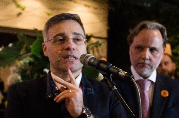 O ministro do STF André Mendonça e o coordenador do grupo Prerrogativas, Marco Aurélio de Carvalho