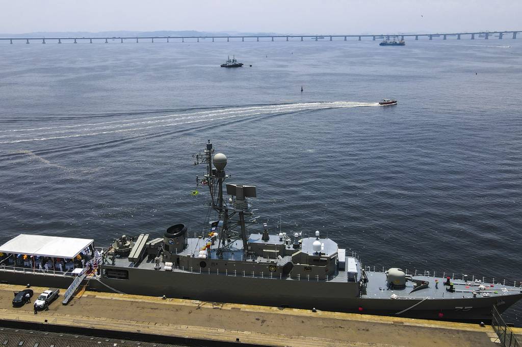 NAVIO-GUERRA-IRAN-RIO-DE-JANEIRO-2023-03.jpg SEM BOICOTE - Navio militar iraniano ancorado no Rio de Janeiro: permissão causou má impressão em aliados