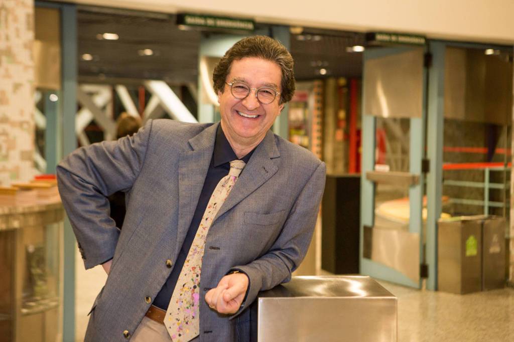 Jornalista e escritor Ricardo Viveiros é eleito ao PEN Club do Brasil