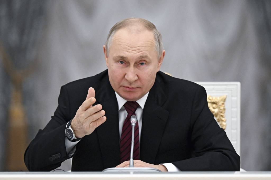VLADIMIR-PUTIN-2023-033.jpg ANFITRIÃO - Putin: espaço na agenda para receber o enviado brasileiro
