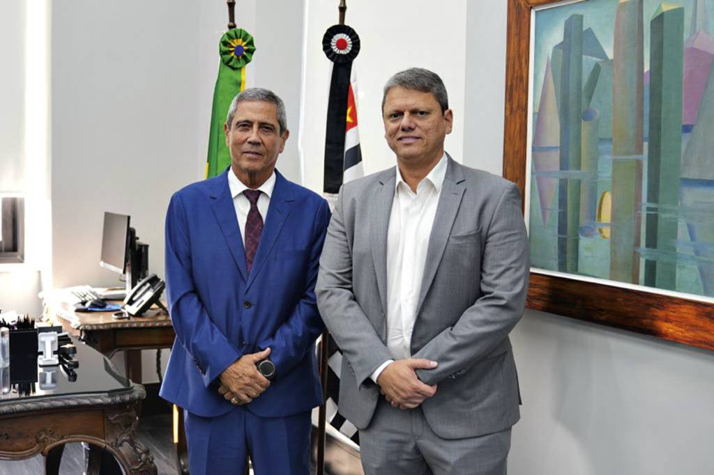WALTER-SOUZA-BRAGA-NETTO-TARCISIO-FREITAS-2023-01.jpg ALIADOS - Com Tarcísio de Freitas: peregrinação de olho na eleição de 2024