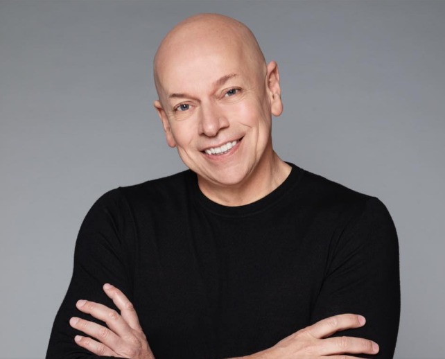 Em meio a discussões sobre IA, exposição celebra 50 anos do celular