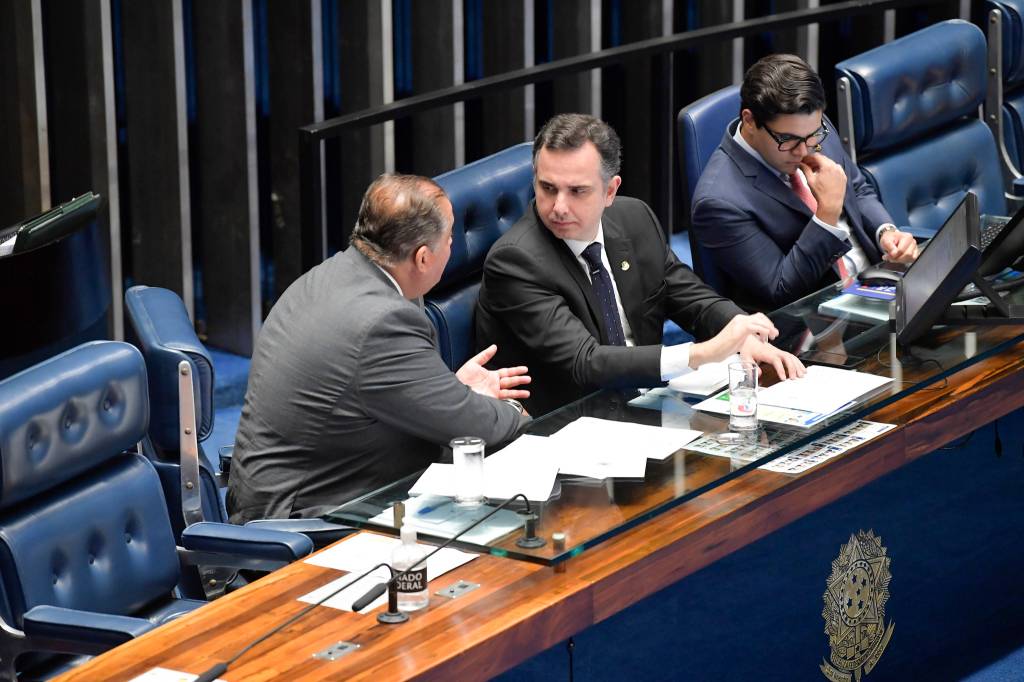 Senado aprova MP do programa Mais Médicos e texto vai à sanção