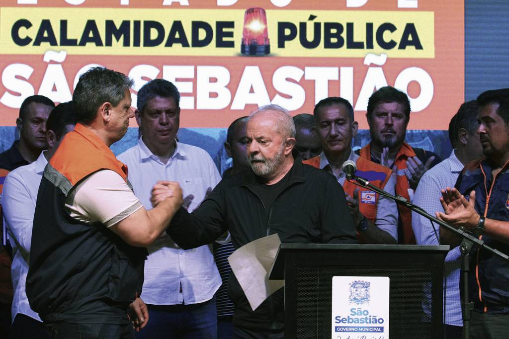 ABRE_TARCISIO-FREITAS-LULA-SÃO-SEBASTIÃO-2023-03.jpg BEM NA FOTO - Com Lula na tragédia do Litoral Norte: colaboração acima das diferenças partidárias