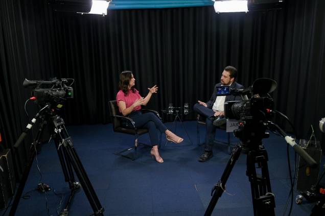 A jornalista Clarissa Oliveira e o deputado federal Guilherme Boulos durante entrevista ao programa Amarelas On Air, de Veja A jornalista Clarissa Oliveira e o deputado federal Guilherme Boulos durante entrevista ao programa Amarelas On Air, de Veja