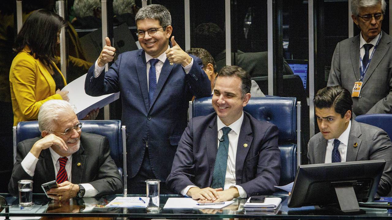 AMBIENTE - Pacheco com Jaques Wagner e Randolfe Rodrigues: sintonia política com o Palácio do Planalto