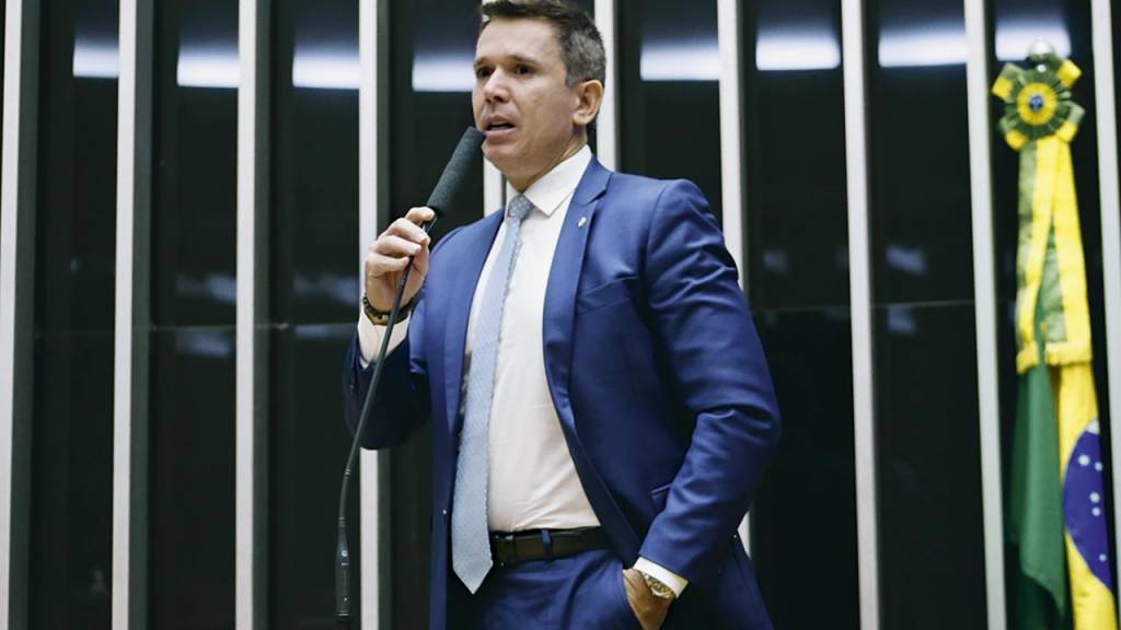 Blocão de Lira repudia crítica de Renan Calheiros a projeto de Dani Cunha