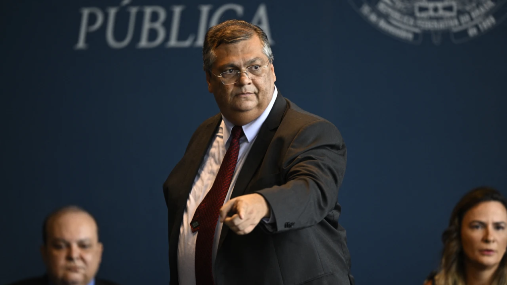 A proposta de Flávio Dino para turbinar os salários da Polícia Federal