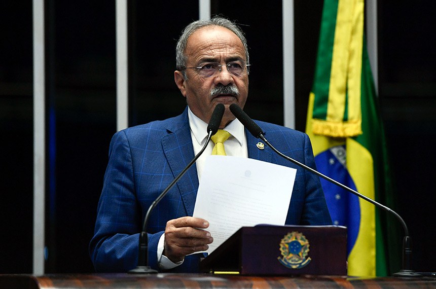 O senador Chico Rodrigues (PSB-RR) discursa na tribuna do Senado
