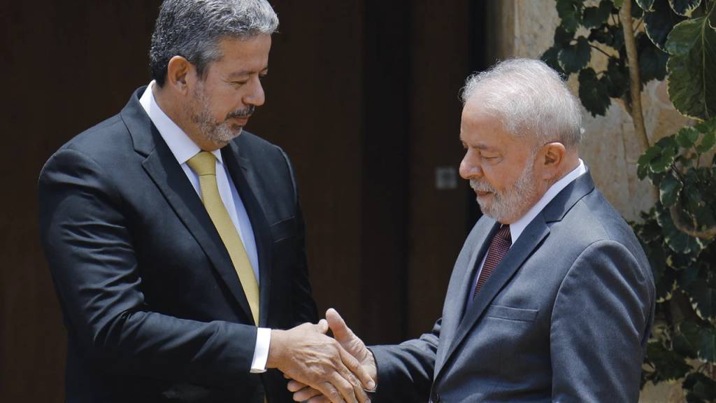 Lula fortalece Lira e Centrão com a entrega do controle da Caixa