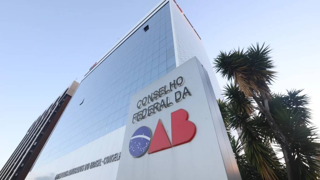 Atuação da OAB em defesa da democracia é aprovada por 67%, diz Datafolha