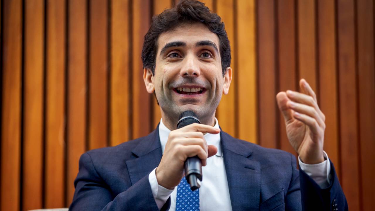 ANIMADO - Galípolo, recém-chegado ao BC: ele defende cortes mais agressivos da Selic