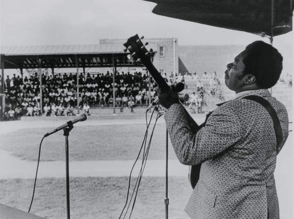 EXPOSIÇAO BB KING 6.jpg SÍMBOLO - Até na prisão: King se apresentando em uma cadeia em 1971
