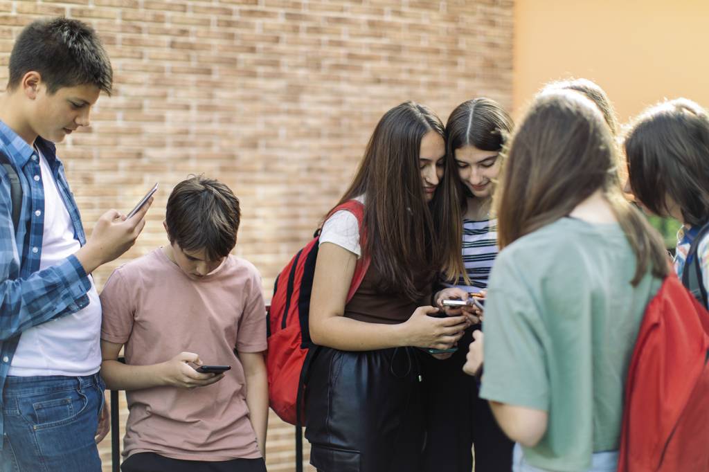 GettyImages-1399214364.jpg LIÇÃO - O tema chegou às escolas: debates para informar pais e alunos