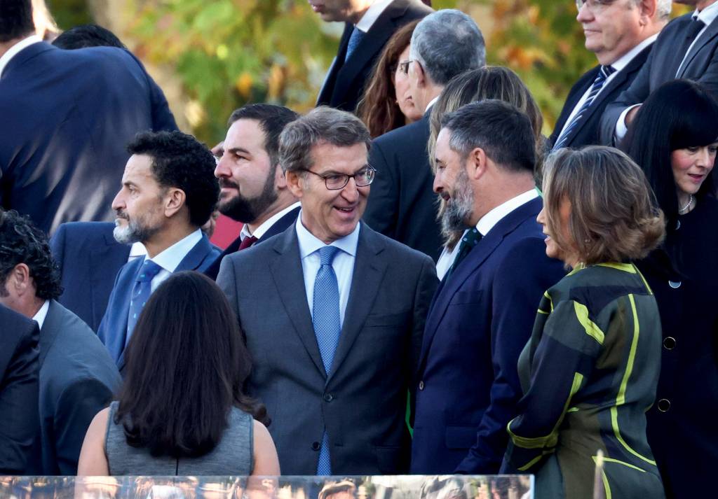 The National Day Parade Returns To Normal With More Than 4,000 Military Personnel FREIO - Feijóo (à esq.) e Abascal: memória do franquismo barrou vitória total