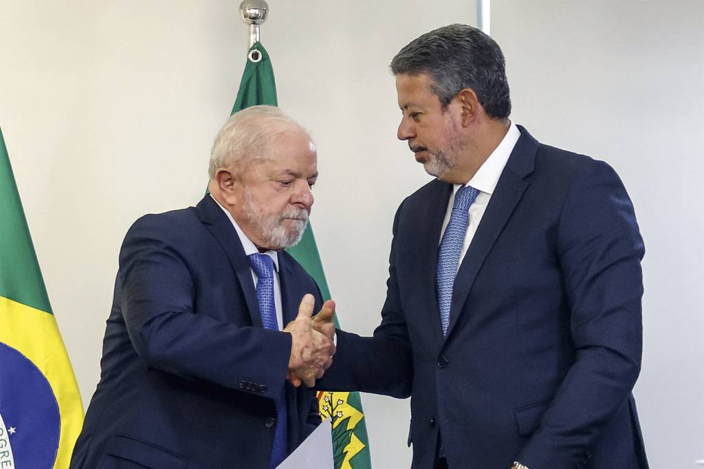 Lira confronta Lula e PT por causa da reforma administrativa