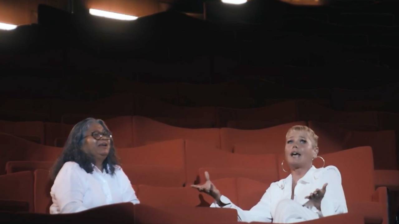 Marlene Mattos e Xuxa Meneghel no documentário da apresentadora no Globoplay