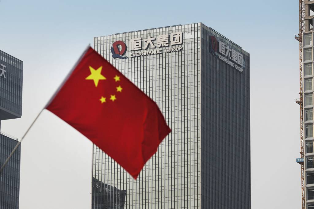 053_AR-211001CHINA016.jpg CRISE - Sede da construtora Evergrande: dívidas pesadas e pedido de falência