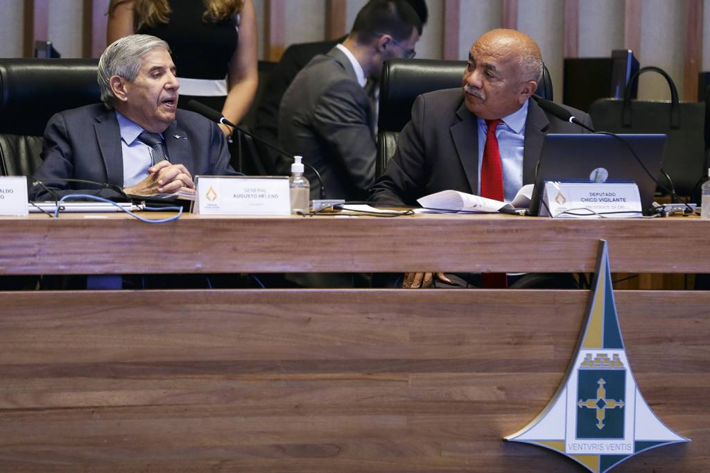 AUGUSTO-HELENO-CPI-DF-a81t5355.jpg ALVO - Heleno, em CPI no DF: o general também está na mira de CPMI do Congresso