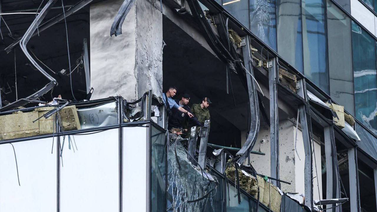 Na torre atacada da cidade de Moscou, estão localizados três ministérios russos - o Ministério do Desenvolvimento Econômico, o Ministério da Indústria e Comércio e o Ministério das Estatísticas. 01/08/2023 -