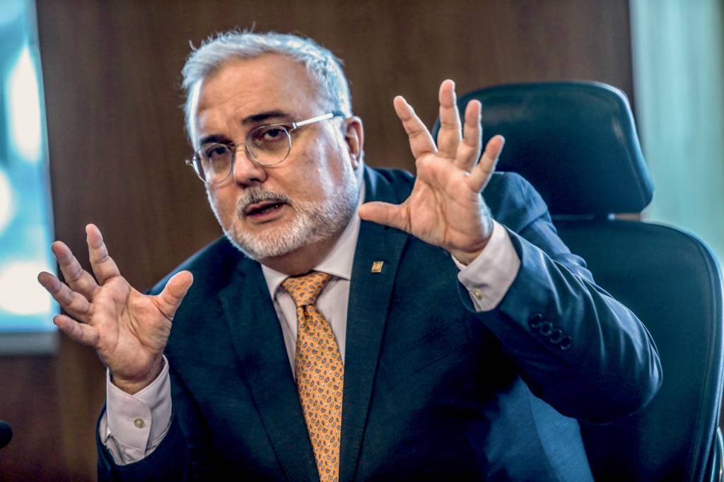 Petrobras CEO Says He’s Ready To Be World’s Last Oil Producer CORTE - Prates: o presidente da Petrobras reduziu o pagamento de dividendos