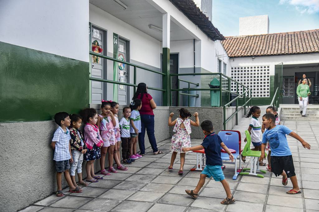 _LEO3000.JPG ATRASO - Escola Capitão Rufino, em Vila Canaã: distante da excelência