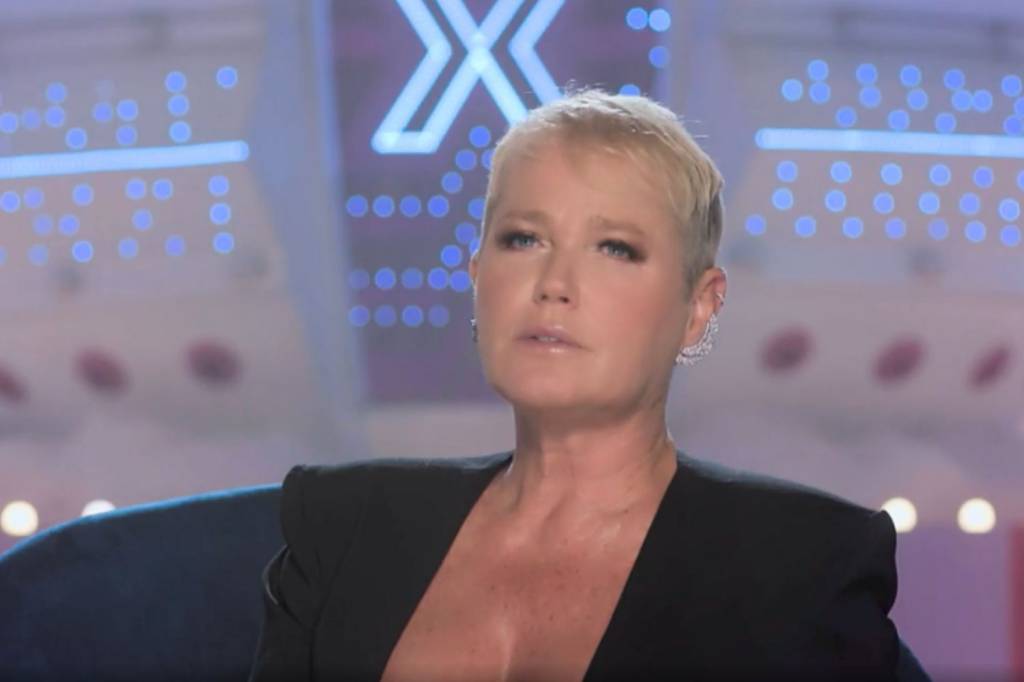 Fã cospe em Xuxa após show beneficente em São Paulo: “Não faça a abusada”