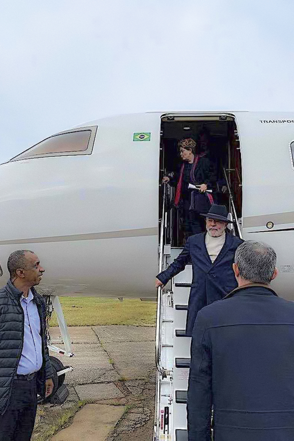 lula-chega-a-porto-alegre-em-jatinho-_1_72157.jpeg VIAGEM - Lula: o PT gastou 2 milhões de reais em jatinhos na eleição do petista