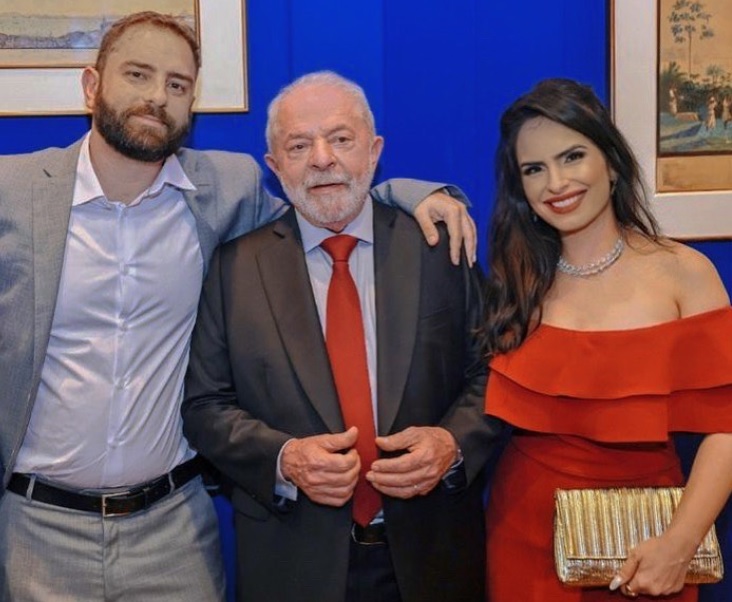 FAMÍLIA - Luis Claudio e Natália Schincariol no dia da posse do presidente Lula