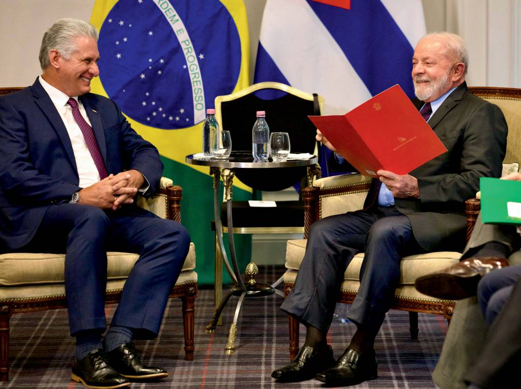 Novo acordo entre Brasil e Cuba na saúde não inclui o Mais Médicos