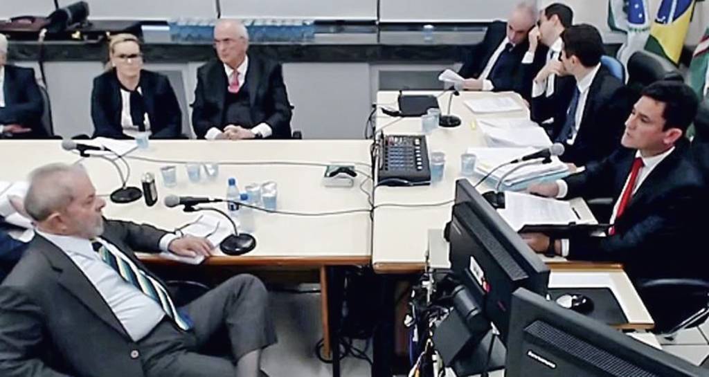 3-LULA-MORO-INTERROGATORIO VIRADA DE JOGO - Lula frente a frente com Moro: o presidente riu por último