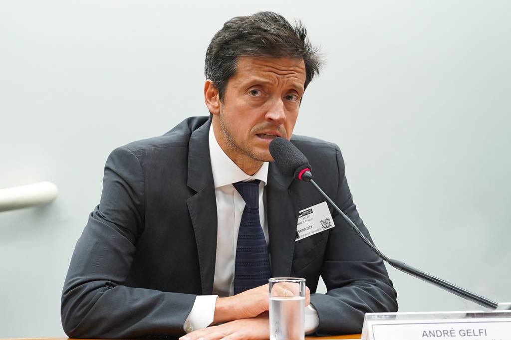 3a-DUPLA-2-ANDRE-GELFI-20230808155235661.jpg ALERTA - Gelfi: recomendação da Fazenda para não ceder a pedido “não republicano”