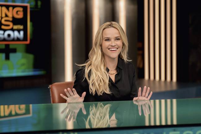 ABRE—SERIADO-THE-MORNING-SHOW-S3-04.jpg BASTIDORES - Reese na série: dia a dia de um telejornal e suas implicações na vida pessoal das âncoras