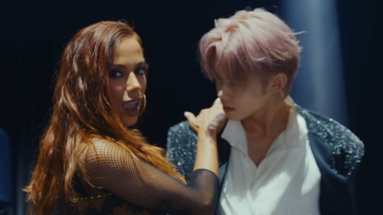 Cantora participa da faixa 'Back For More', do grupo Tomorrow X Together