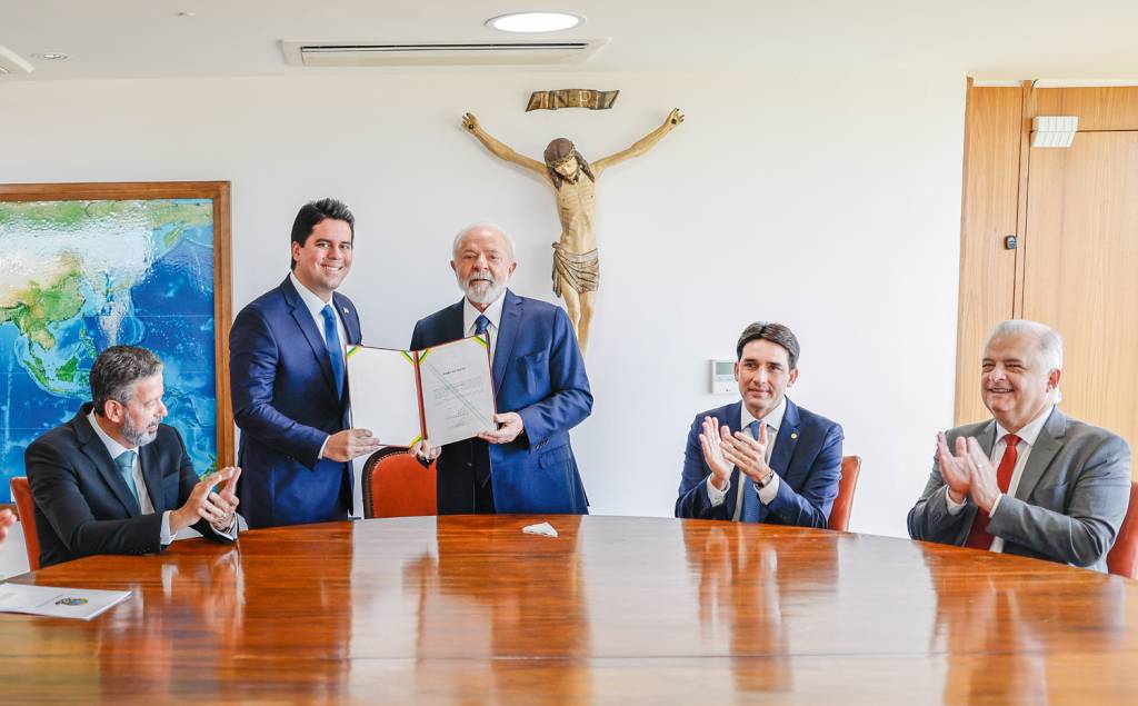 FECHA-PRESIDENTE-LULA-E-MINISTROS-2023-53185605558.jpg INTENSA DISPUTA - André Fufuca: o novo ministro do Esporte quer a secretaria de apostas subordinada à sua pasta
