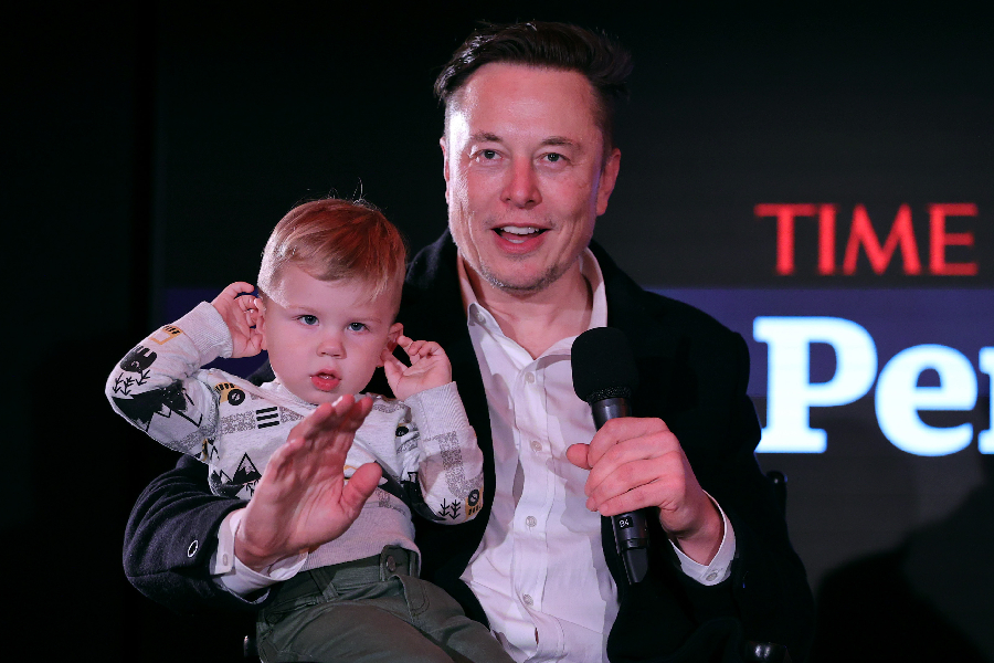 Filha de Musk critica bilionário por ‘escolher’ sexo dos filhos por fertilização in vitro
