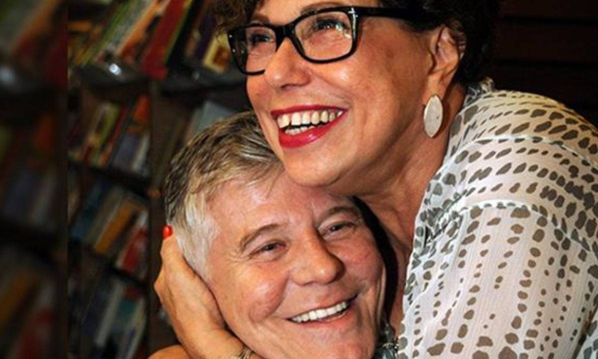 Maria Carmem Barbosa e o amigo Miguel Falabella -