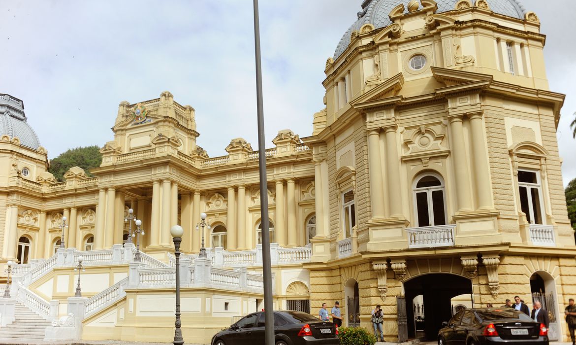 .Palácio Guanabara, sede do governo do Rio: déficit nas contas para os próximos anos