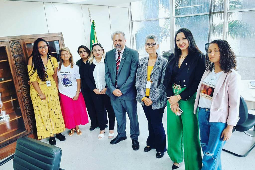 2a-D-(1)-LUCIANE-BARBOSA-FARIAS—REUNIAO-2023-3-a.jpg 2a-D-(1)-LUCIANE-BARBOSA-FARIAS—REUNIAO-2023-3-a.jpg