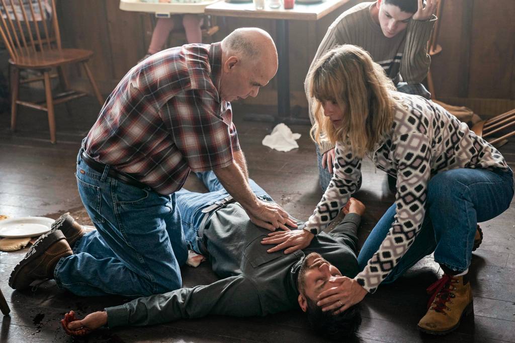 2a-D-1-SERIADO-PAINKILLER-09.jpg CASOS REAIS - 'Império da Dor': série da Netflix mostra criação da oxicodona e primeira onda de overdoses por opioides