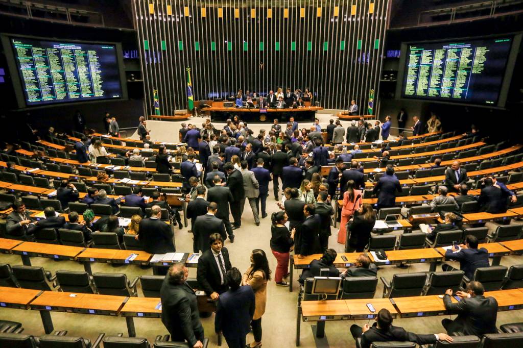 Cúpula da Câmara sonha em voltar com doação empresarial de campanha