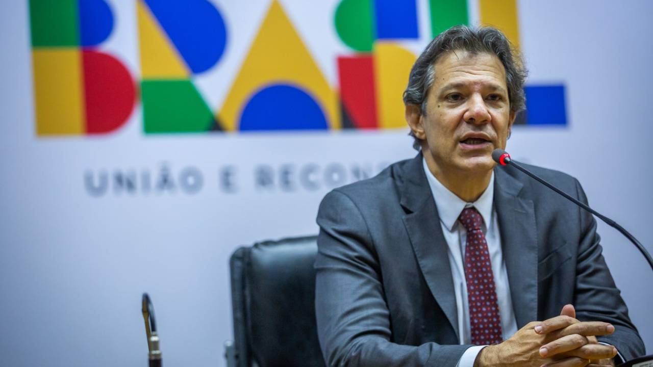 Crédito: Diogo Zacarias/MF Coletiva de imprensa / Banco Central Fernando Haddad, Paulo Picchetti, Dario Durgan e Rodrigo Alves Teixeira - - - Carregado em 30 de outubro de 2023 Ministério da Fazenda Coletiva de imprensa - Indicados para diretoria do Banco Central Foto: Diogo Zacarias https://www.flickr.com/photos/ministeriodaeconomia/albums/72177720312311170
