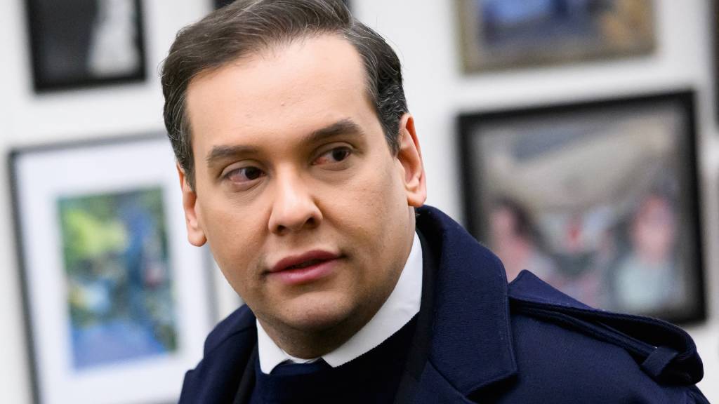 Expulso do Congresso dos EUA, George Santos lança podcast e diz que política é ‘tóxica’