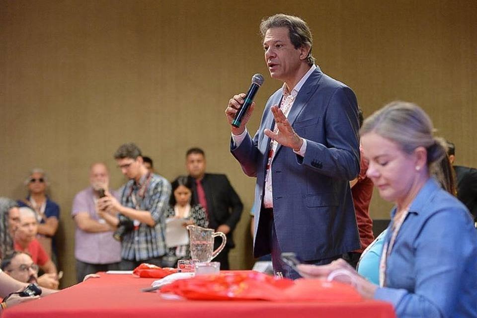 Gleisi e PT ‘escondem’ Fernando Haddad de conquistas na economia