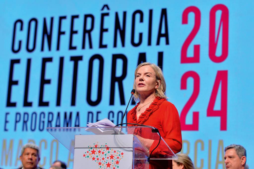apoio-3-dupla—53385773160_afc51c4865_o.jpg SABOTAGEM - Gleisi: de olho apenas nas eleições, a presidente do PT defende o aumento de gastos do governo