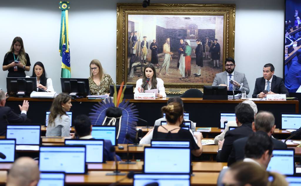 Redução da maioridade penal une deputados de diferentes siglas na Câmara