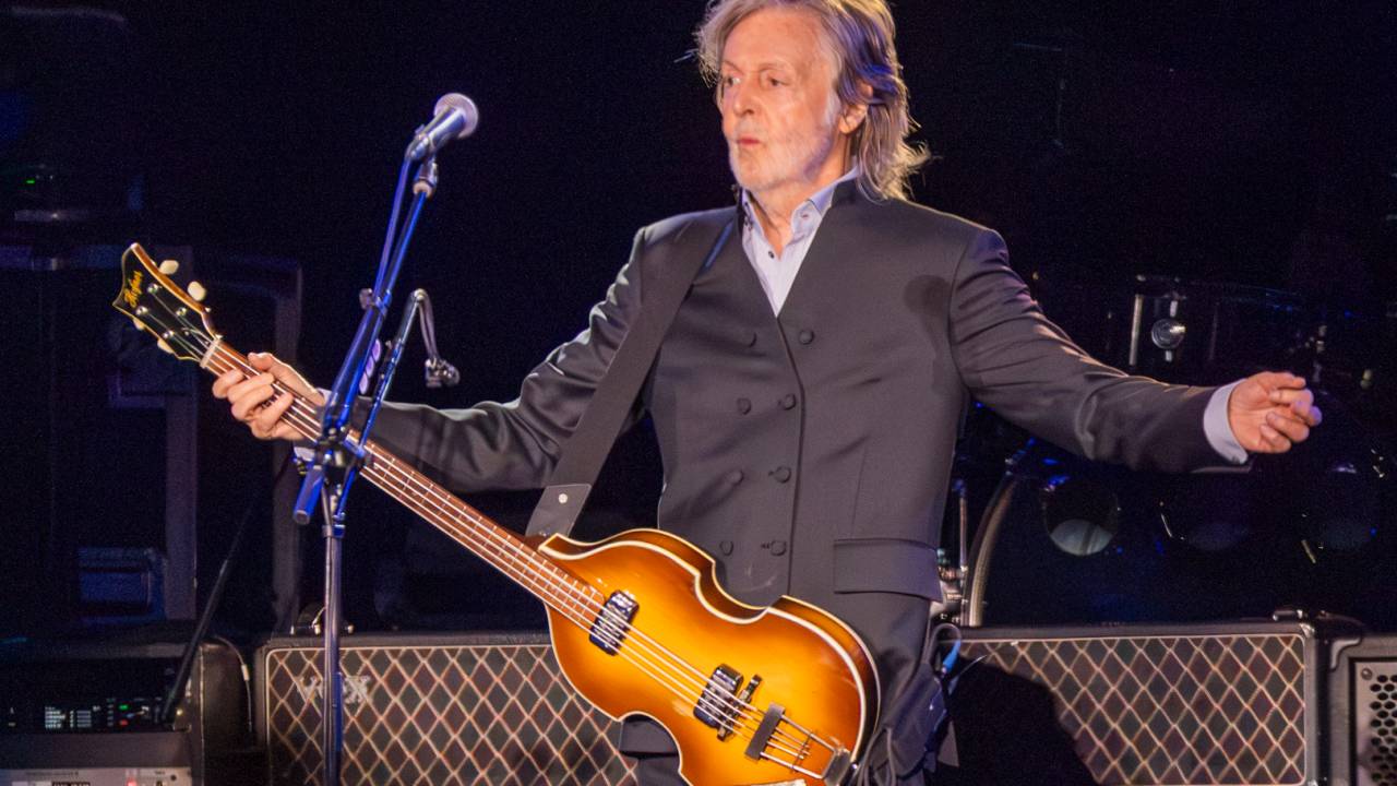 Paul McCartney se apresenta no estádio Mané Garrincha, em Brasília (20/11/2023)
