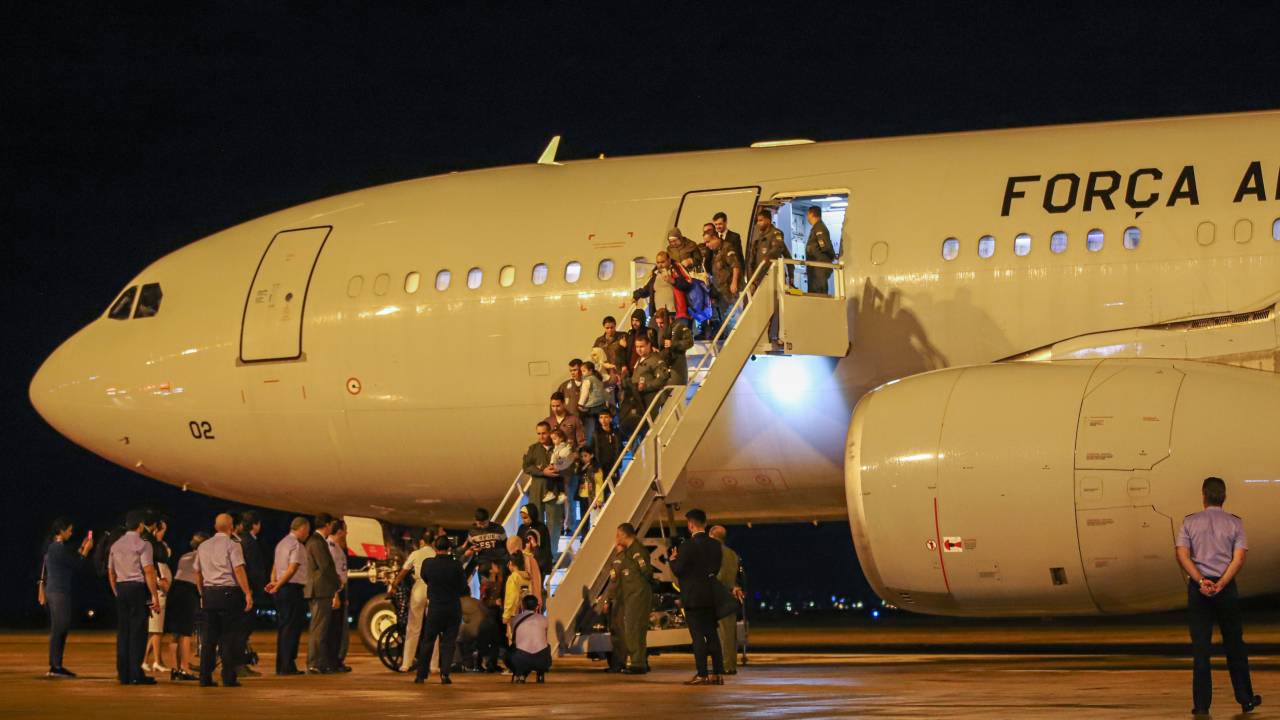 A Operação Voltando em Paz, do Governo Federal, cumpre mais uma missão de repatriação de brasileiros, tinha a bordo, 48 passageiros repatriados da Faixa de Gaza