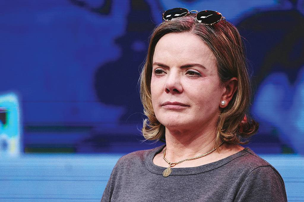 055_AGIF496642.jpg EMBARAÇO - Gleisi Hoffmann: “Versões mentirosas e maliciosas sob covarde anonimato”